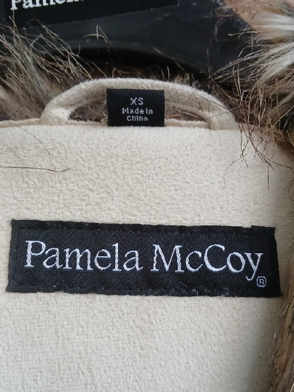 Pamela McCoy Cream Jacket with Brown Faux Fur Collar - Picture 2 of 11